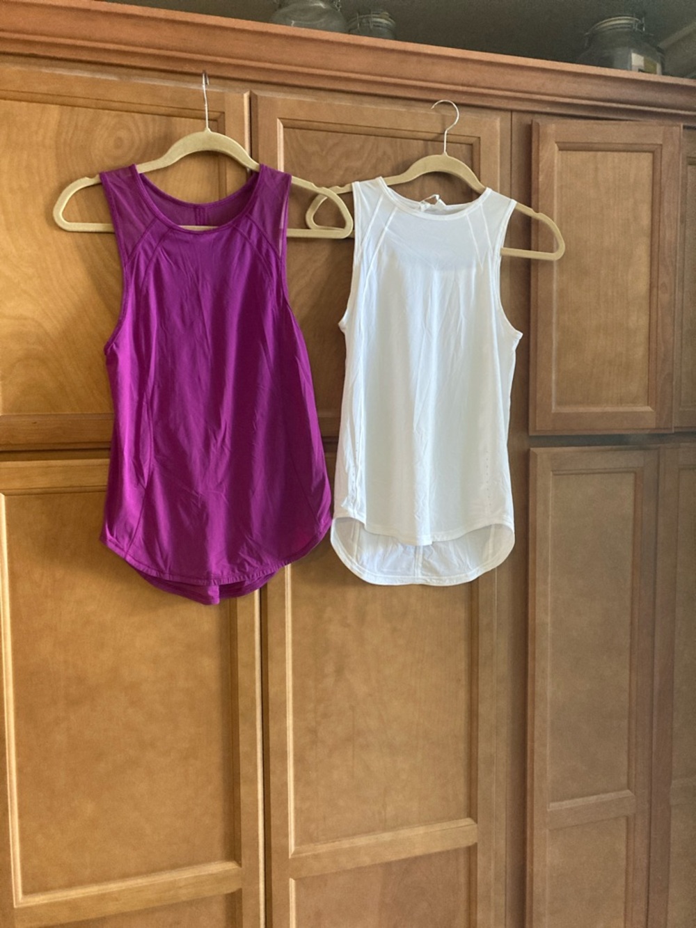 Bundle of Lululemon sculpt tanks size 2